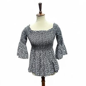 Forever 21 Black and White Blouse Size S